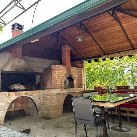 Vila Dervishaj קורצ'ה
